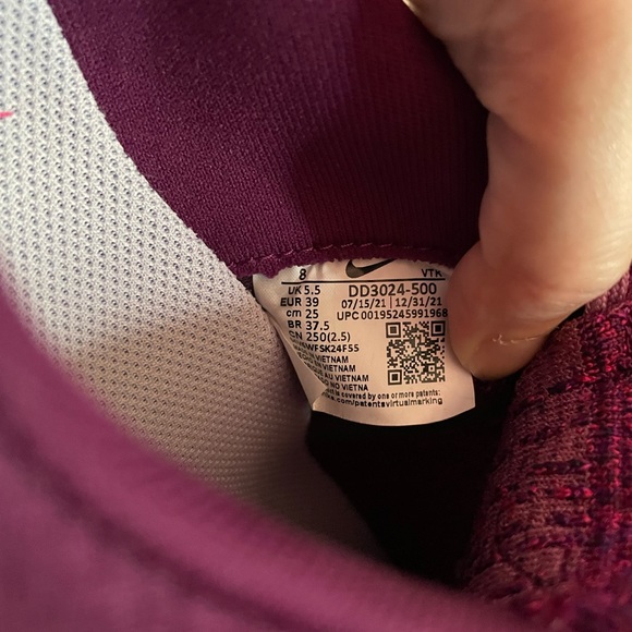 Women’s Nike React Flyknit - Picture 4 of 5